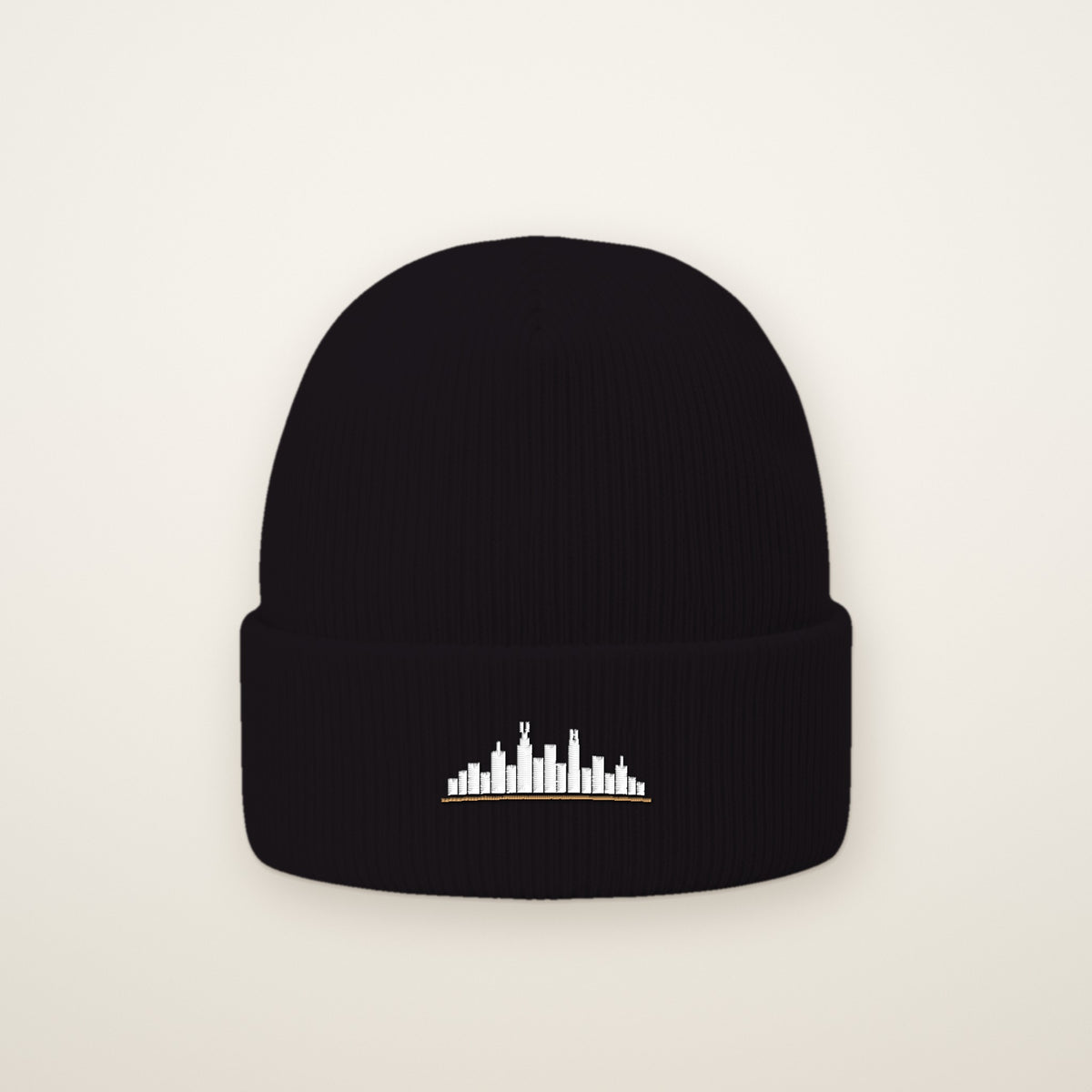 Chicago skyline embroidered cuffed beanie in Black