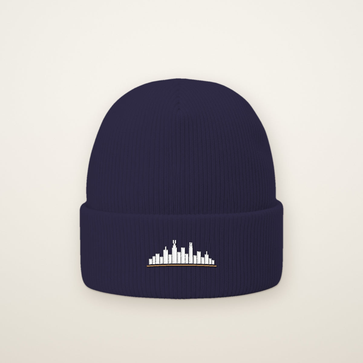 Chicago skyline embroidered cuffed beanie in Navy